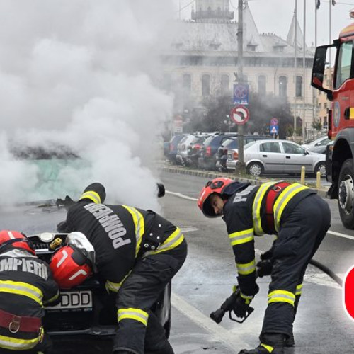 Ghinionul unui buzoian: autoturism distrus de incendiu în trafic