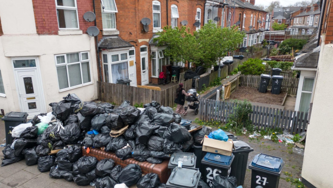Birmingham, orașul invadat de gunoaie din cauza unei greve