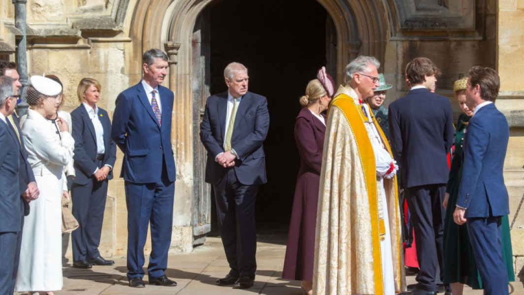 Prințul Andrew reapare la slujba de Paște de la Castelul Windsor