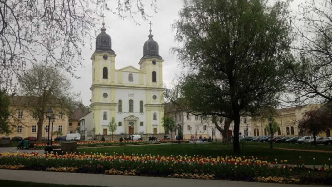 Clopotele bisericilor greco-catolice din Arhieparhia de Alba Iulia vor suna zilnic pentru Papa Francisc