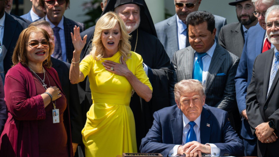 Trump pune capăt finanțării agențiilor media internaționale