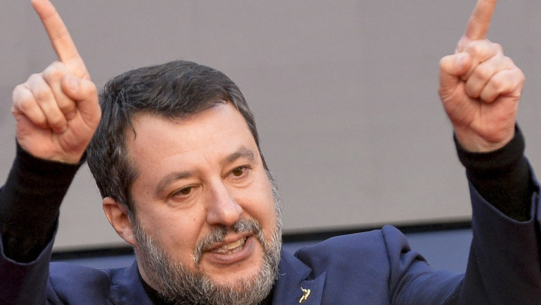 România alege un alt candidat naționalist în primul tur al alegerilor prezidențiale