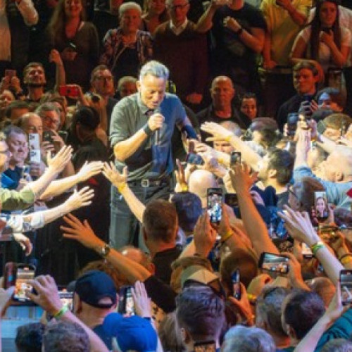 Bruce Springsteen lansează un mini-album live cu mesaje politice