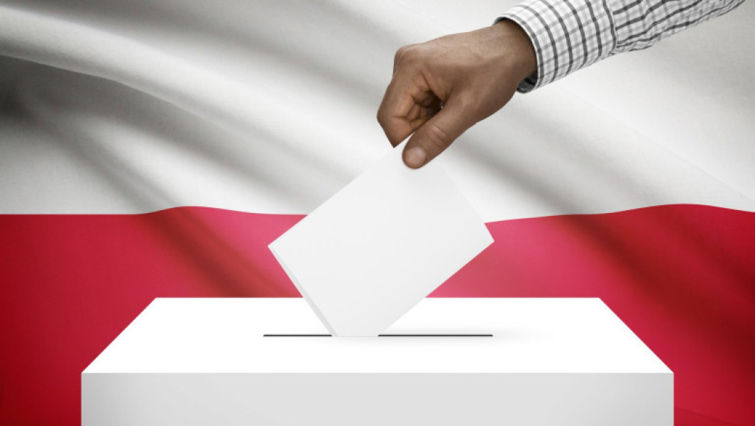 Candidatul Coalitiei Civice conduce în sondajele electorale din Polonia