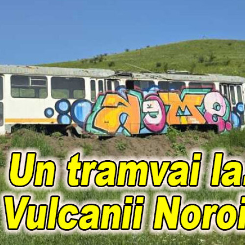 Un vagon de tramvai dezafectat devine o cafenea la vulcanii noroioși