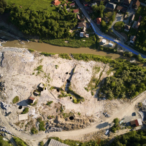 Creștere a salinității apei în râul Tarnava Mică, autoritățile din Mureș iau măsuri de urgență