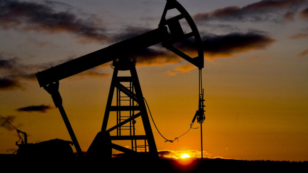 Creșterile la prețul petrolului, peste 9%, după atacurile din Orientul Mijlociu