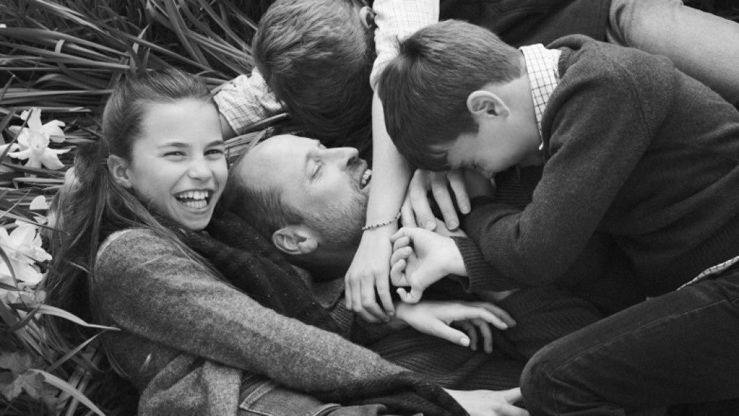 printul William și familia regală au celebrat ziua de tată prin publicarea unor fotografii speciale