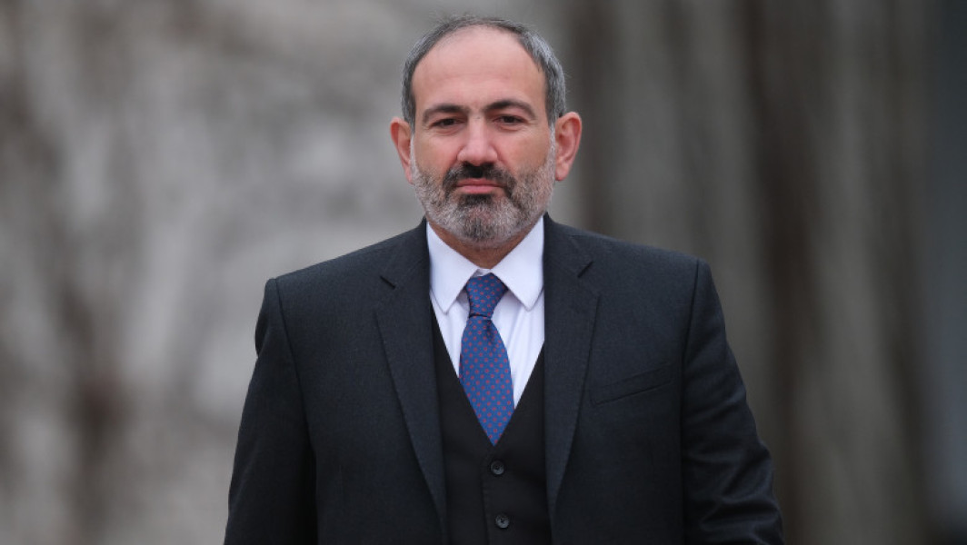 Premierul armean Nikol Pashinian efectuează vizita rareori invocată în Turcia, un stat considerat de Armenia drept inamic, iar evenimentul este văzut de Erevan ca un pas important spre pace în regiune. Potrivit AFP, citată de News.ro, aceasta reprezintă prima vizită de acest nivel a unui lider armean în Turcia.