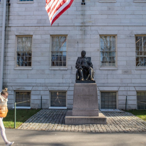 Judecător blocat planul administrației Trump de a interzice studenților internaționali accesul la Harvard