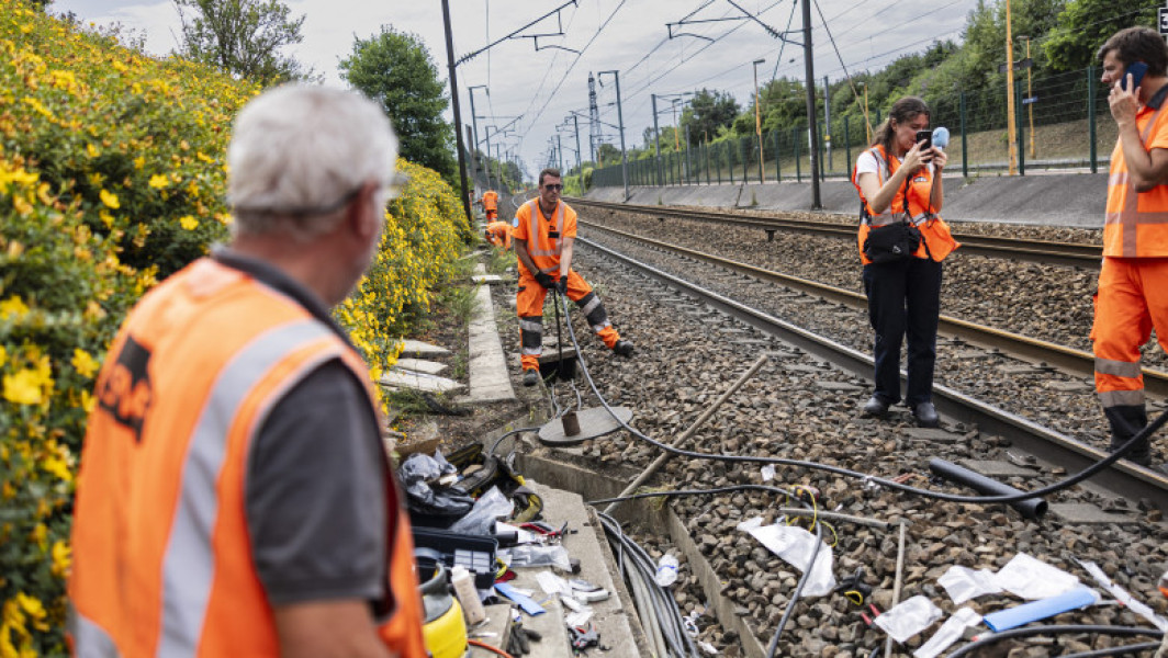 Perturbări majore în serviciile Eurostar din cauza unui furt mare de cabluri în Franța