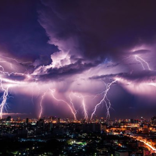 Vară cu secetă şi instabilitate atmosferică la Buzău