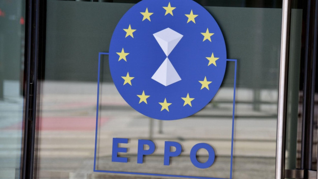 mai mulți oficiali greci demisionează în urma scandalului fraudelor cu fonduri europene
