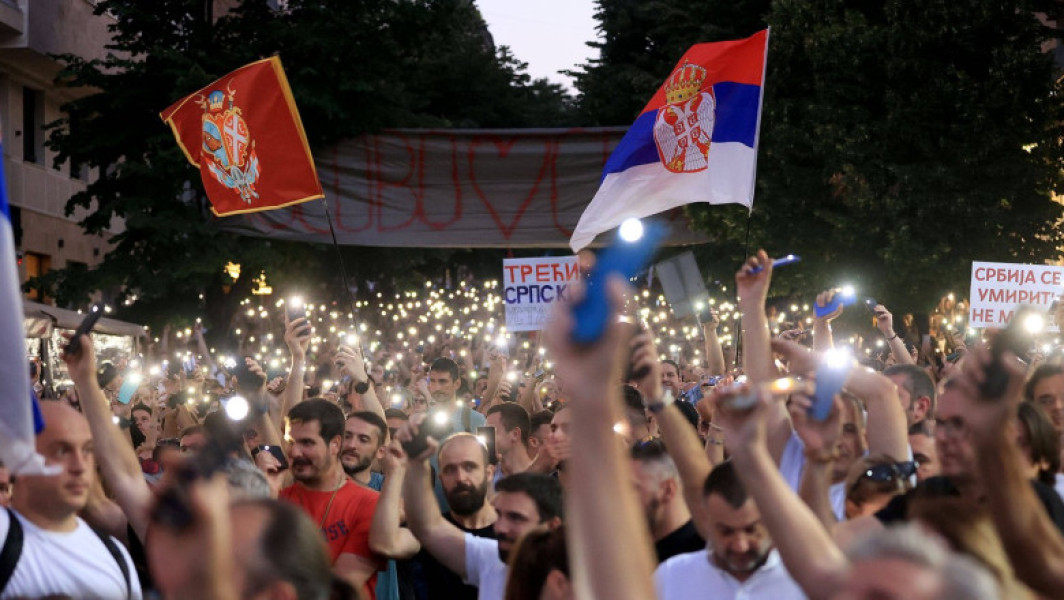 Ciocniri violente în Serbia în timpul protestelor antiguvernamentale