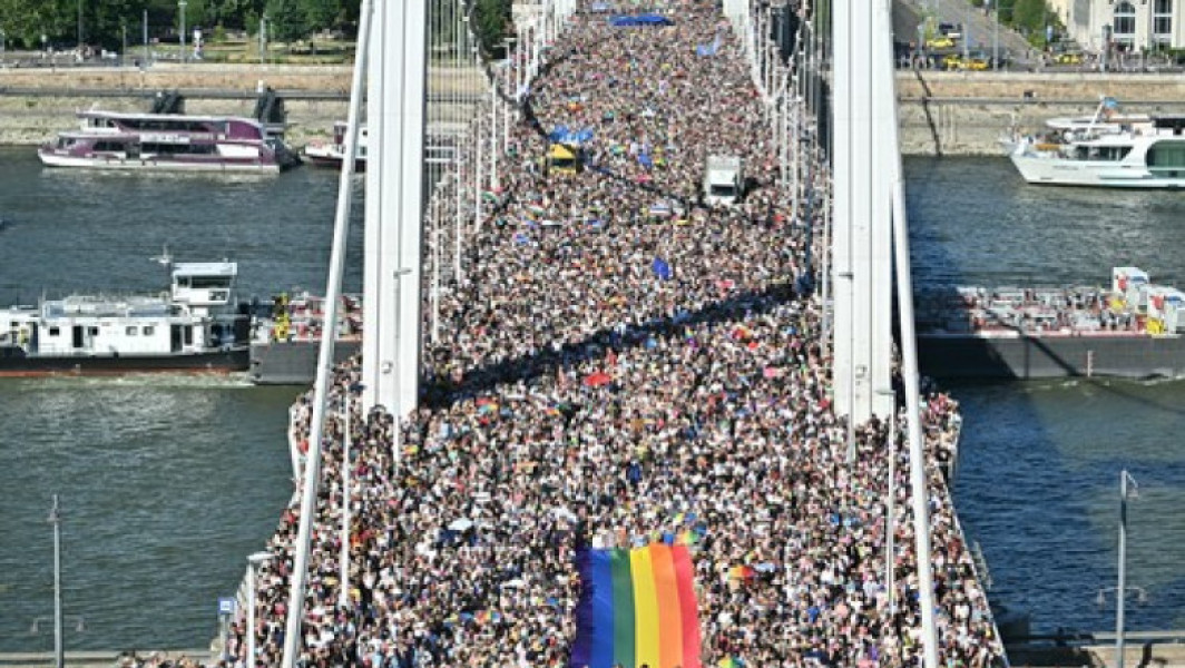 Record de participanți la paradele Pride din Budapesta, în ciuda interdicției lui Viktor Orban