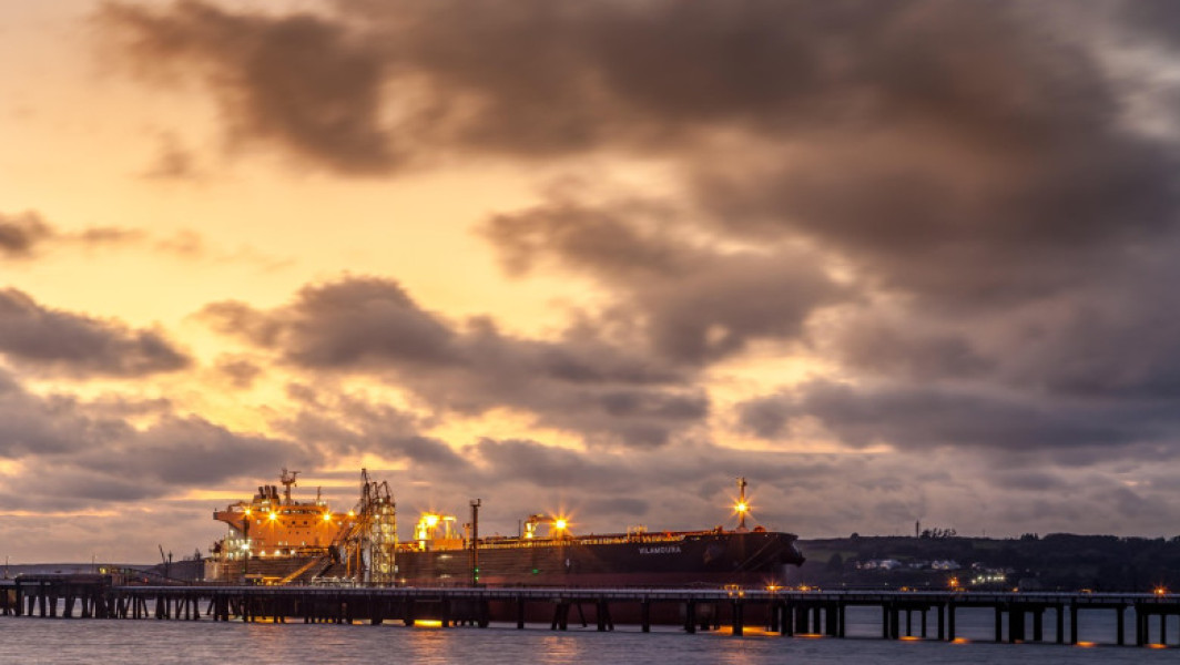 explozie misterioasă pe nave petroliere a stârnit îngrijorare în industria maritimă mondială