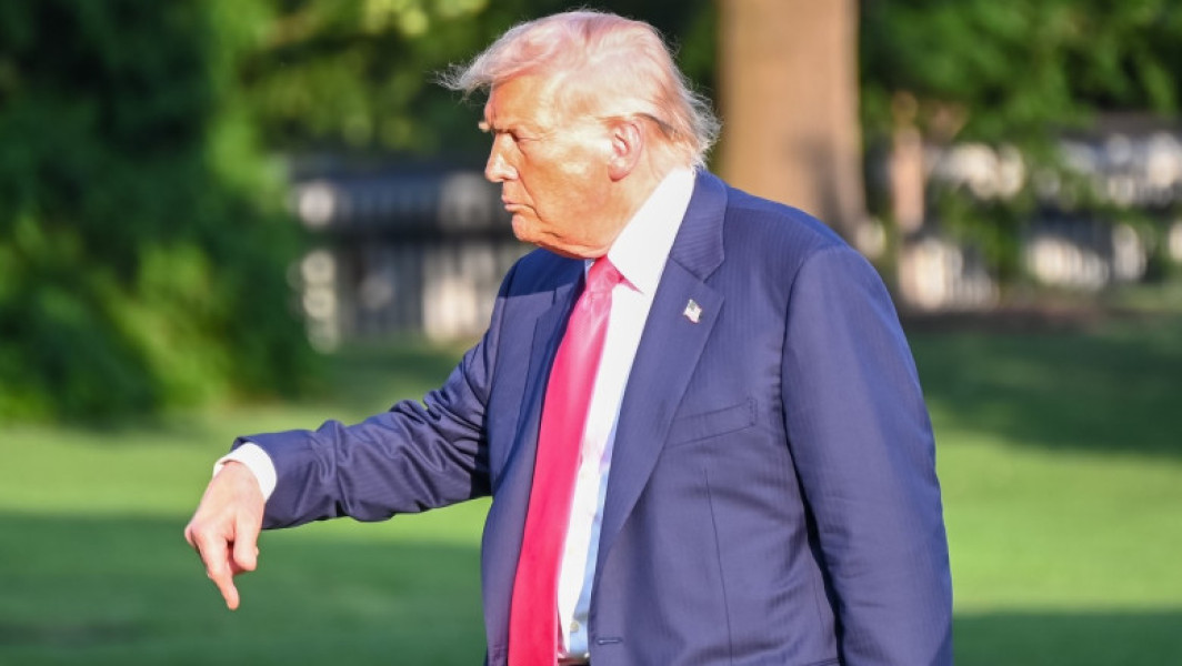 Donald Trump încearcă să calmeze scandalul legat de dosarul Jeffrey Epstein
