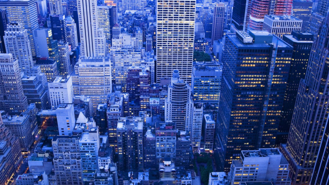 Departamentul de Justiție al SUA a intentat joi un proces împotriva orașului New York, acuzându-l că împiedică aplicarea legilor federale privind imigrația prin politicile sale de "orașe-sancționar". Potrivit fr.euronews.com, aceste acțiuni legale suplimentare vin după alte procese împotriva unor orașe și state din Statele Unite în ultimele luni.