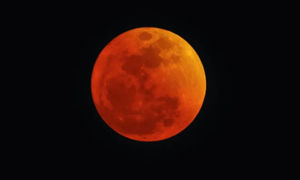 Eclipsă totală de Lună vizibilă în România, eveniment astronomic rar