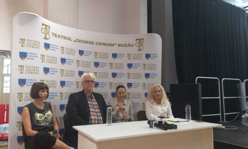 Premieră teatrală cu roboți autonomi în spectacolul E-Waste E-Motion