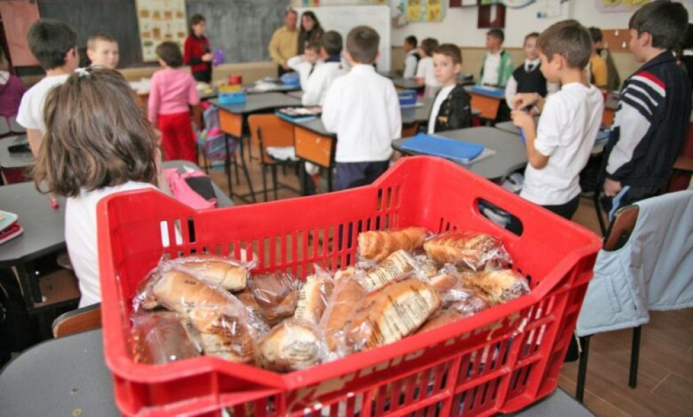 Elevii din Buzău așteaptă reluarea programului Cornul, laptele și fructele