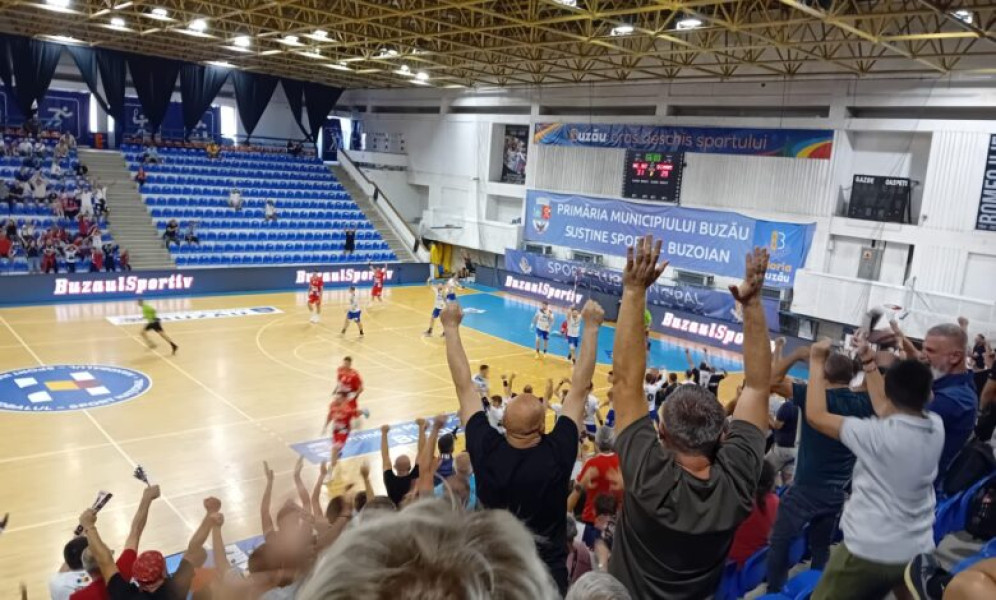 FOTO / Surpriza anului în Liga Zimbrilor, la Buzău: HC o bate pe Dinamo!