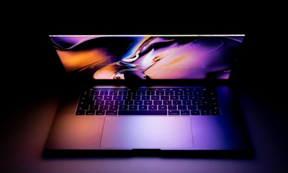 MacBook Pro, o alegere recomandată pentru elevi și studenți la începerea școlii