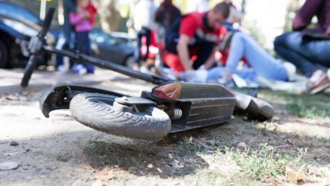 Crește numărul accidentelor cu trotinete electrice în Buzău, inclusiv cu victime minore