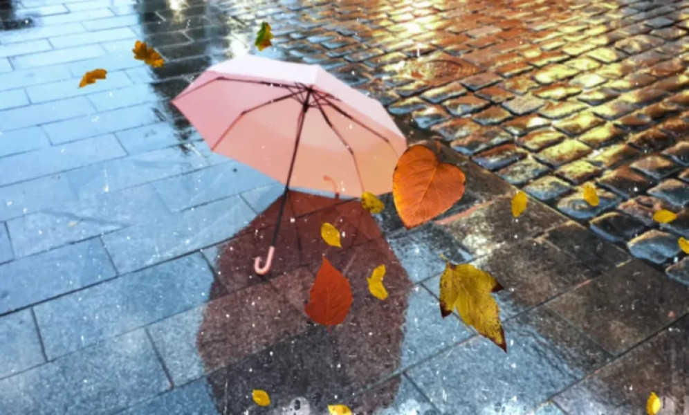 Temperaturi ridicate la începutul săptămânii, apoi răcire accentuată și ploi în weekend