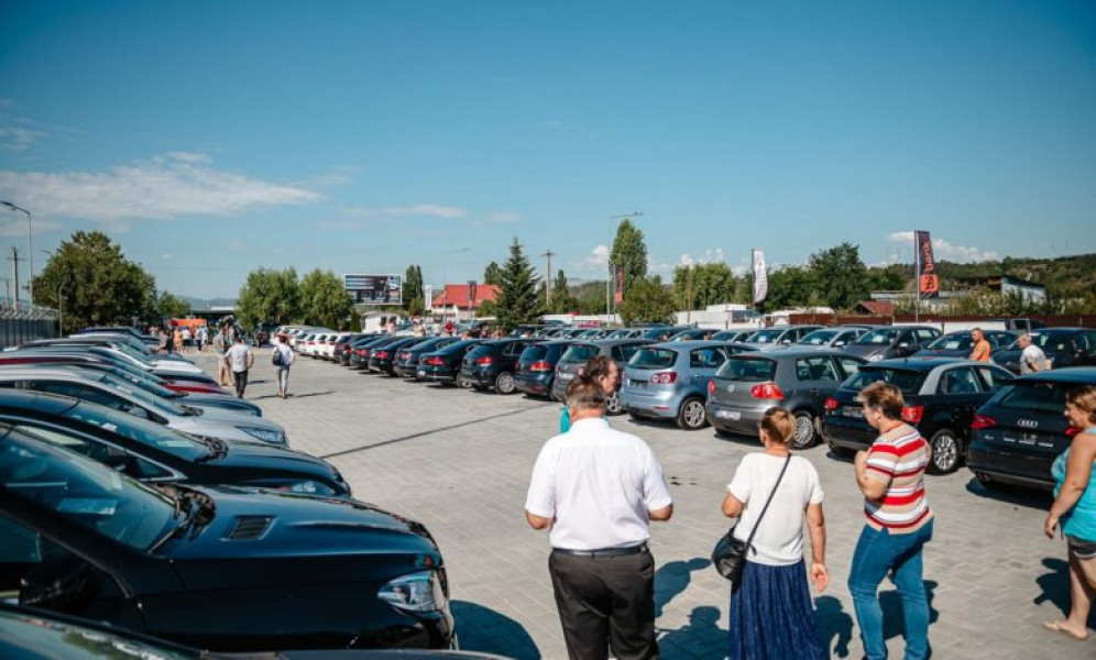 AutoBune.ro deschide în Onești un showroom modern pentru mașini second-hand