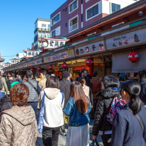 Japonia ia în calcul creșterea taxelor de viză pentru turiștii străini