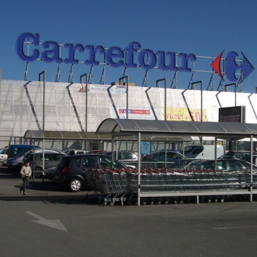 Carrefour vrea să-și vândă operațiunile din România, semnal de recesiune