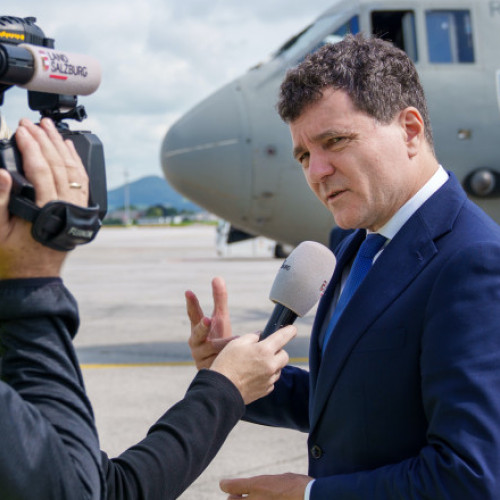 Nicușor Dan: retragerea trupelor americane nu reduce securitatea României