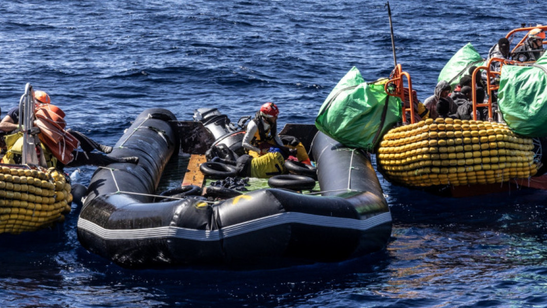 Barcă fără motor în Mediterana, 60 migranți au murit de foame și sete