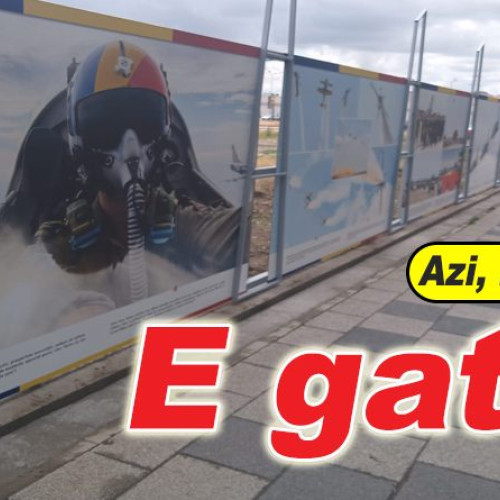 Finalizarea montajului panourilor pentru a doua expoziție foto în aer liber din Buzău