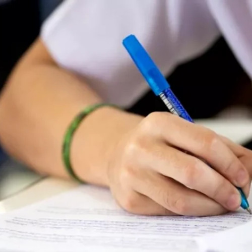 A doua proba scrisa a Evaluarii Nationale s-a desfasurat astazi in Buzau